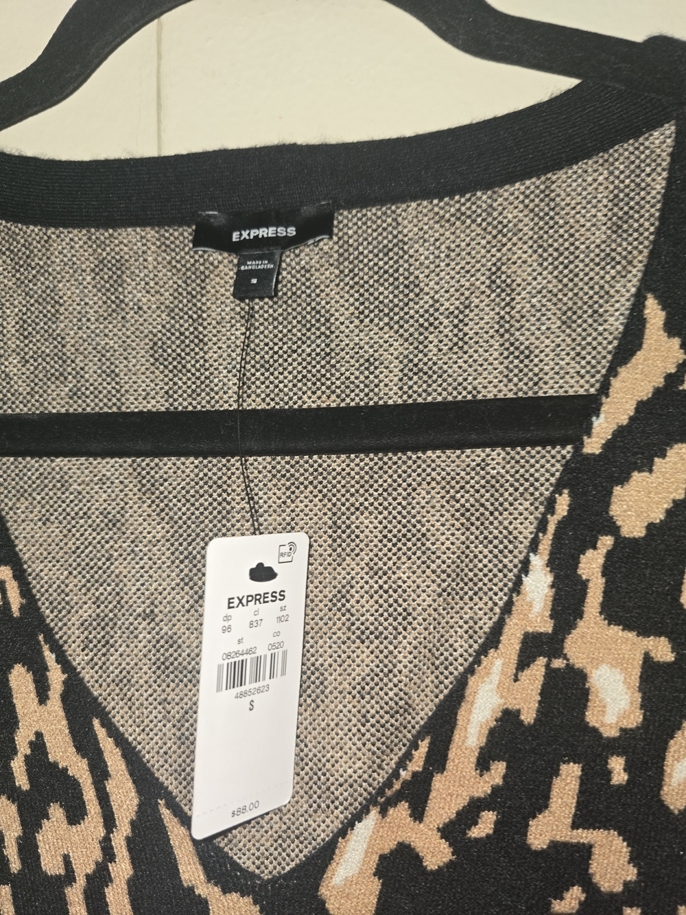 Express Women's Animal Print V-Neck Sweater - Black & Tan - Picture 2 of 3